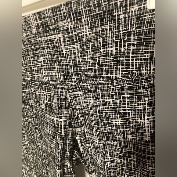 Casablanca by Marrakech Clothing Co leggings in size Small Capri length - Picture 3 of 3